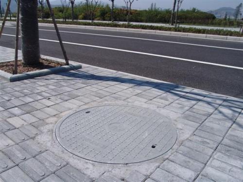 制作地下井盖厂家的井盖是排污管道系统不可缺少的组件
